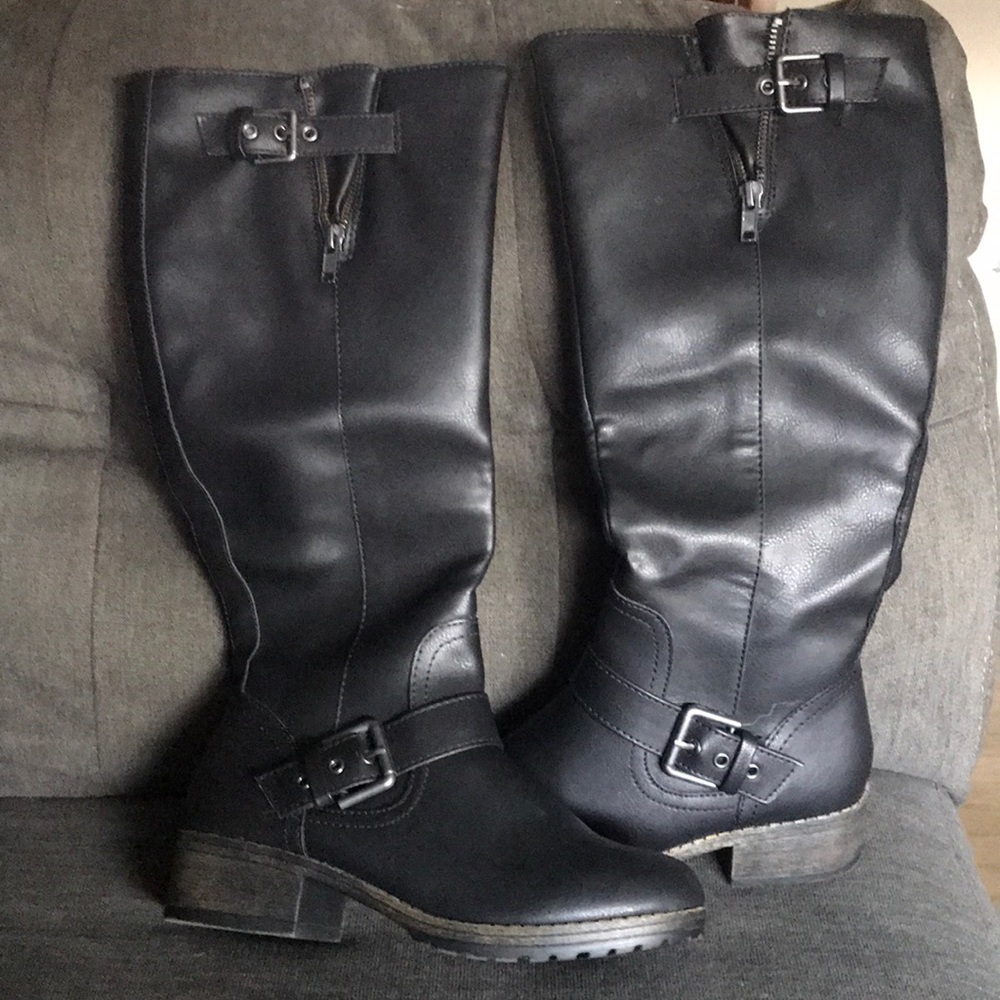 Black boots